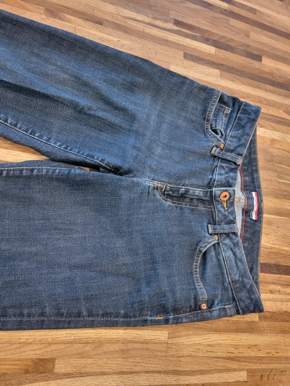 Tommy Hilfiger Classic Women's Bootcut Medium Wash Mid Rise Blue Jeans - Picture 3 of 12